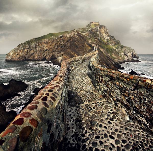 Photograph Mikel Arrizabalaga Gaztelugatxeko Doniene on One Eyeland